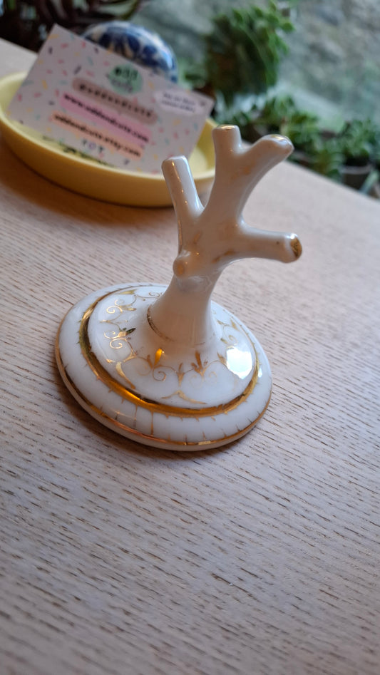 Gold & White Ring Tree