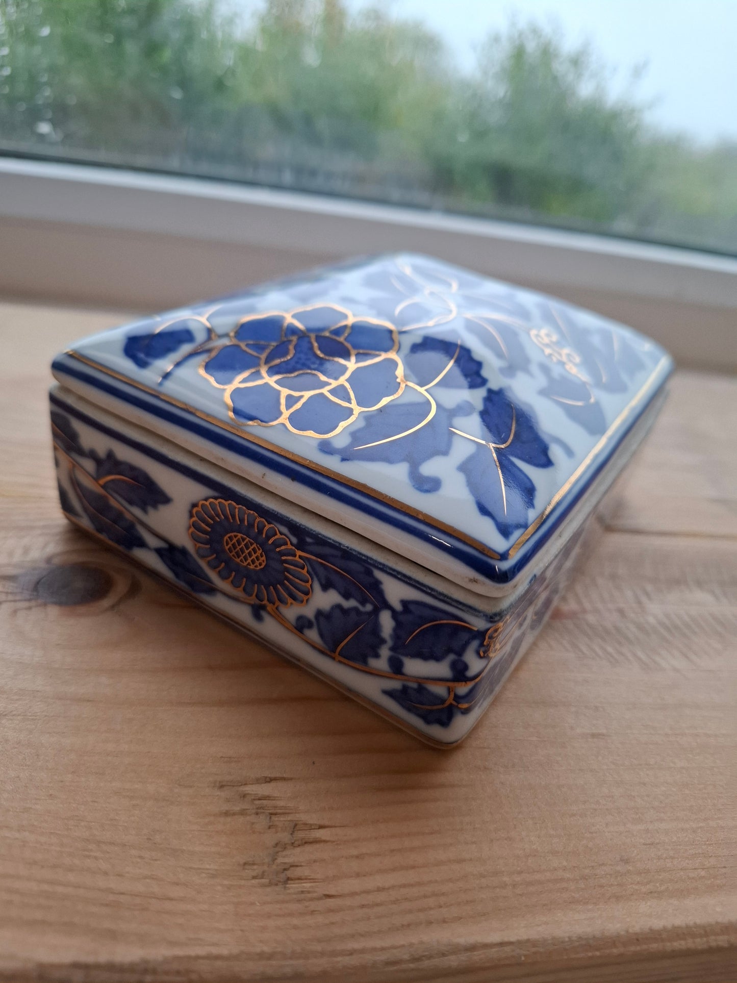 'Fanny Flaps' Upcycled Medium Sized Blue White Trinket Pot