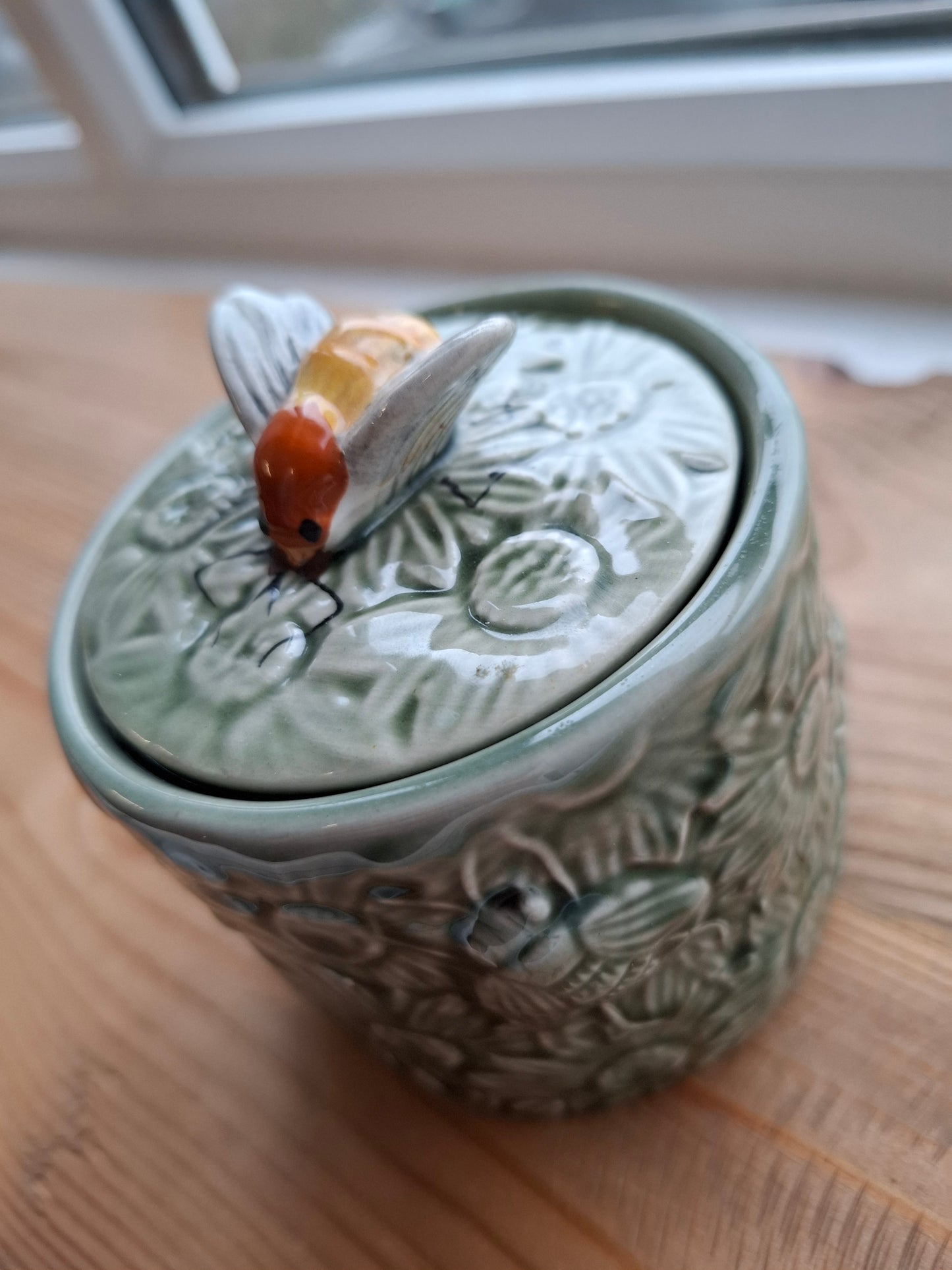 'Cunt' Fancy Green Bee Ceramic Pot
