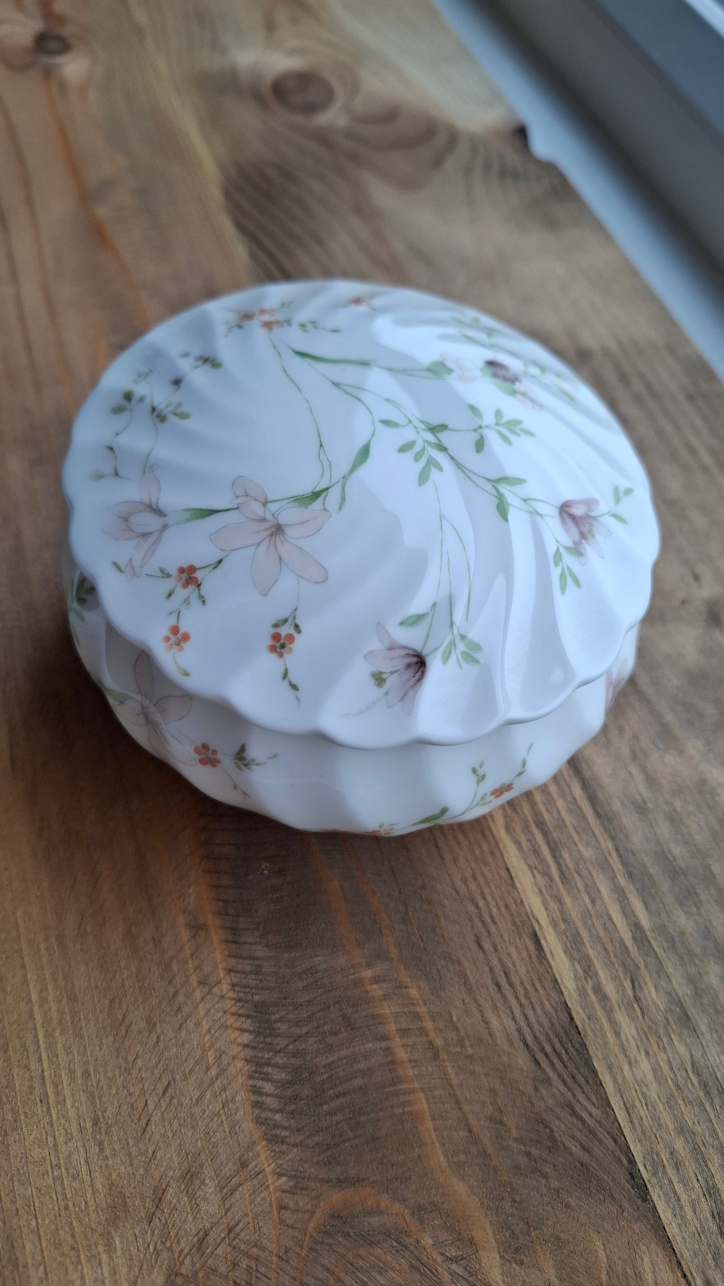 'Slag' Upcycled Delicate Floral Trinket Pot