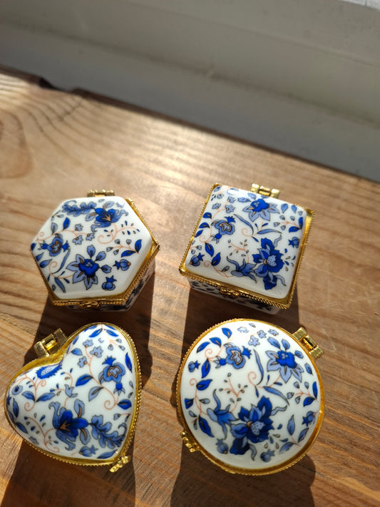'Twat' Mini Floral Blue And White Trinket/Pill Pot