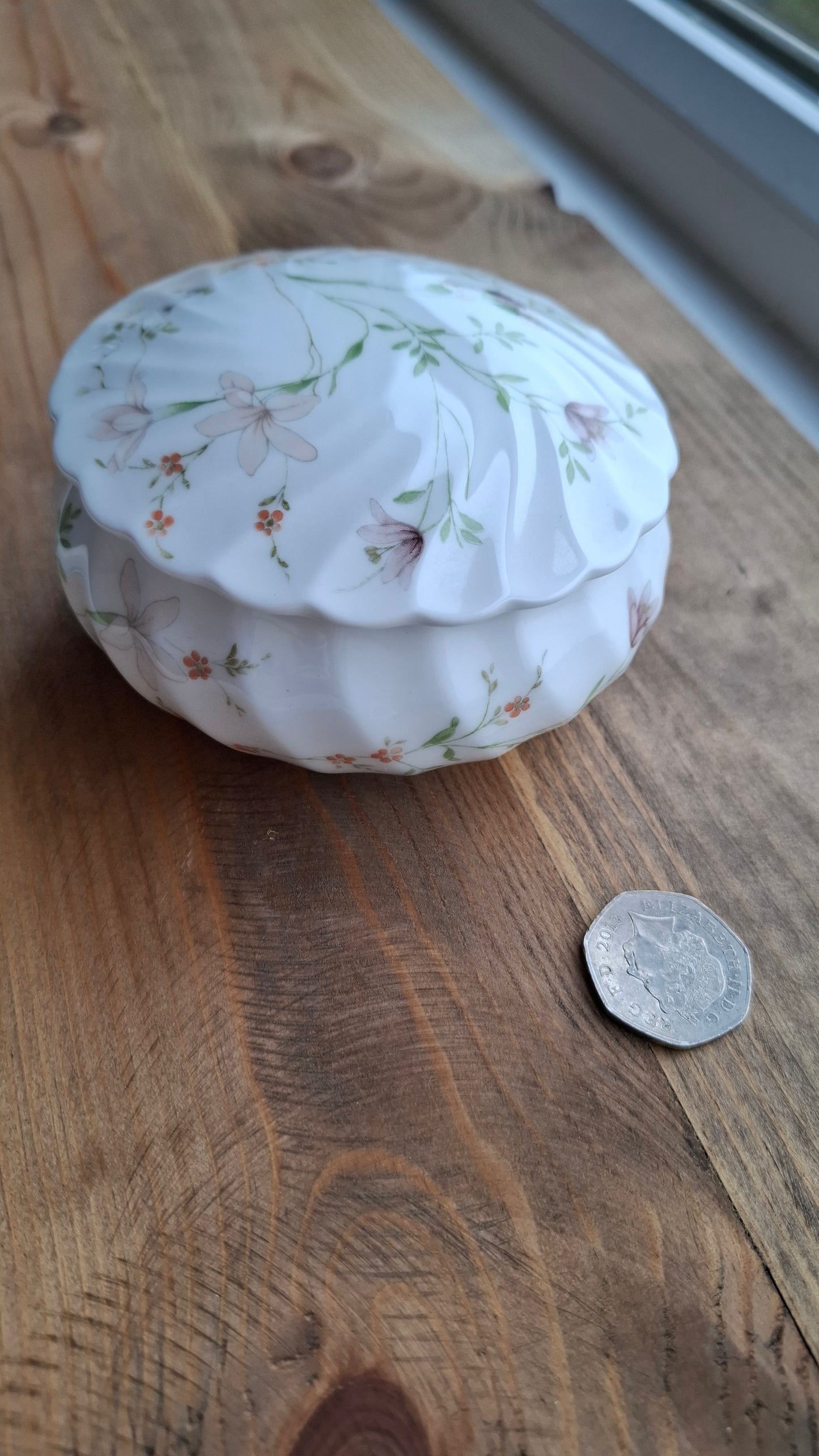 'Slag' Upcycled Delicate Floral Trinket Pot