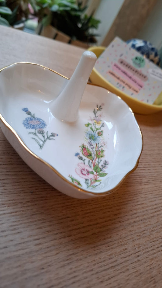 Aynsley Heart Shaped Pretty Floral Ring Dish/Tree