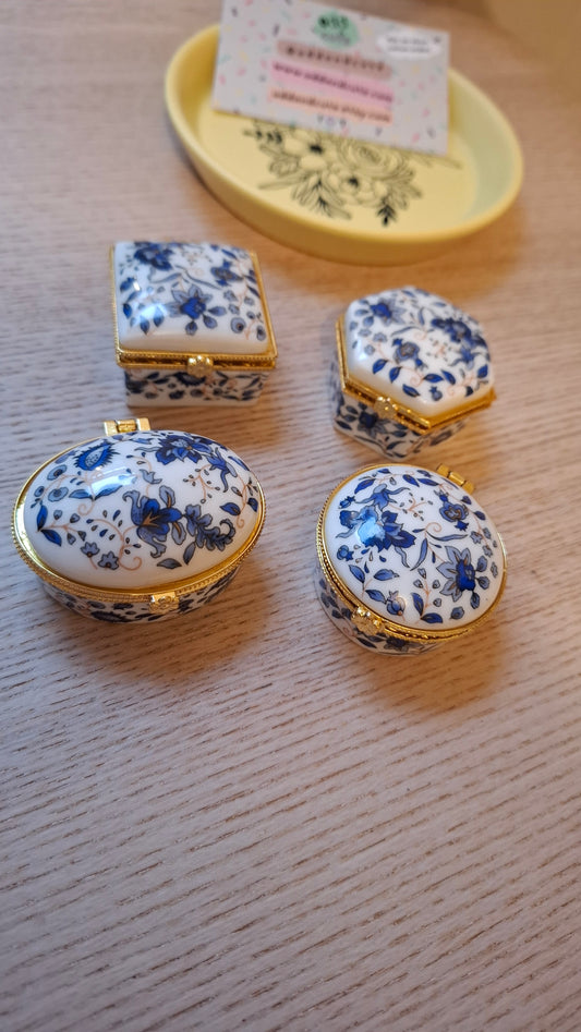 'Twat' Mini Floral Blue And White Trinket/Pill Pot