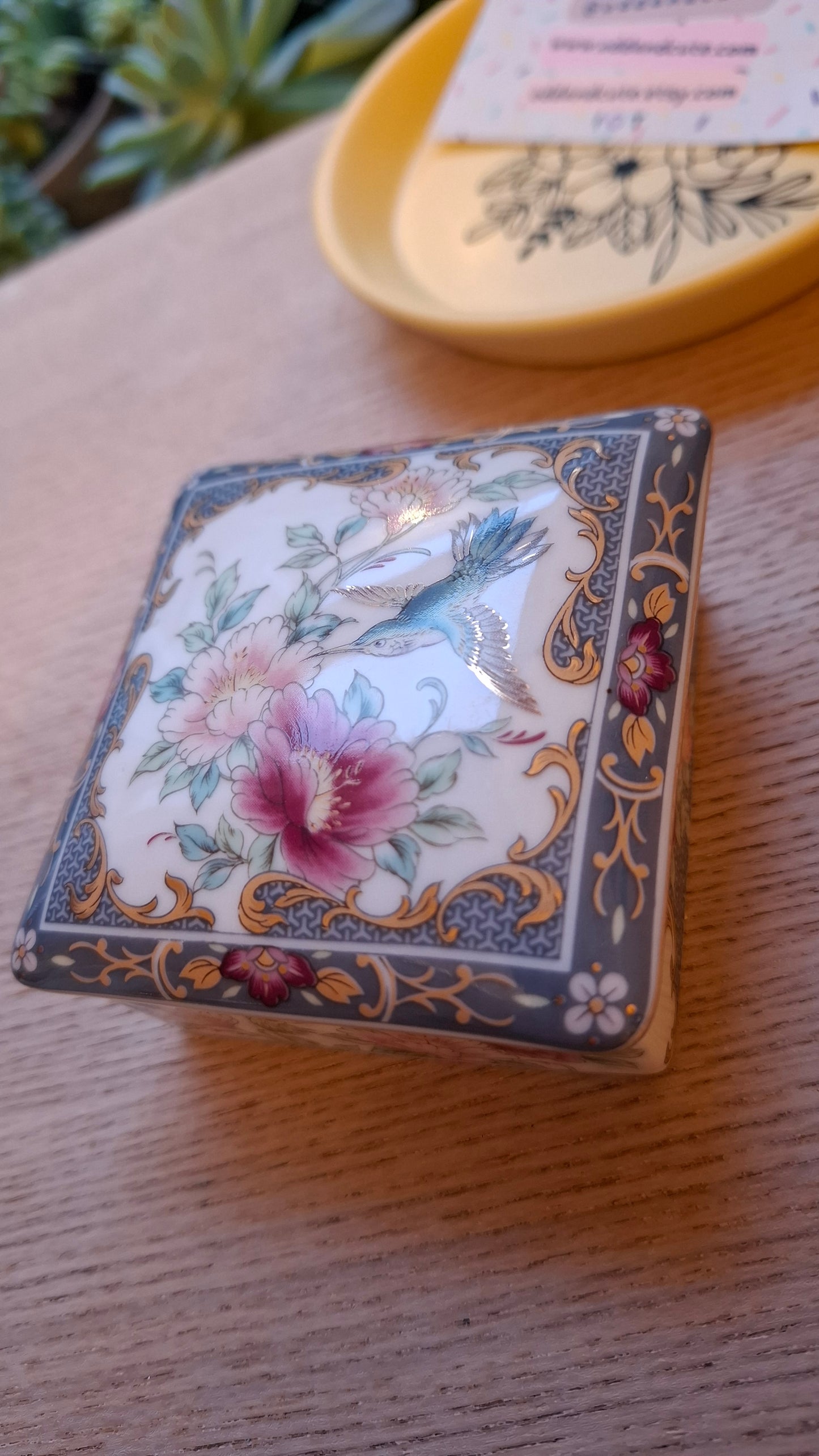 'Fanny Flaps' Upcycled Square Hummingbird Trinket Pot