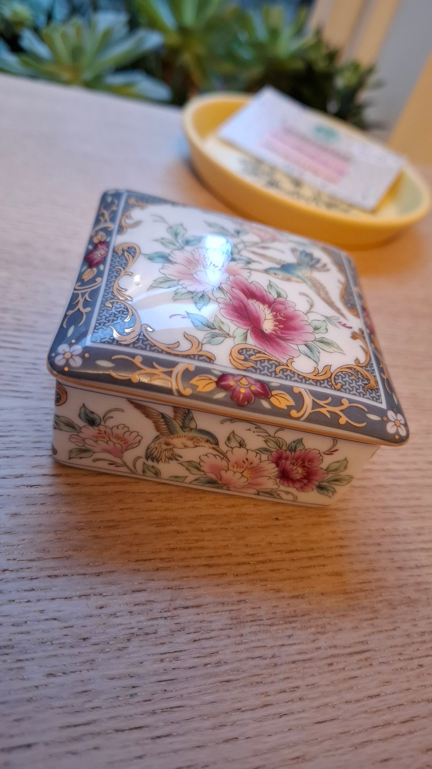 'Fanny Flaps' Upcycled Square Hummingbird Trinket Pot