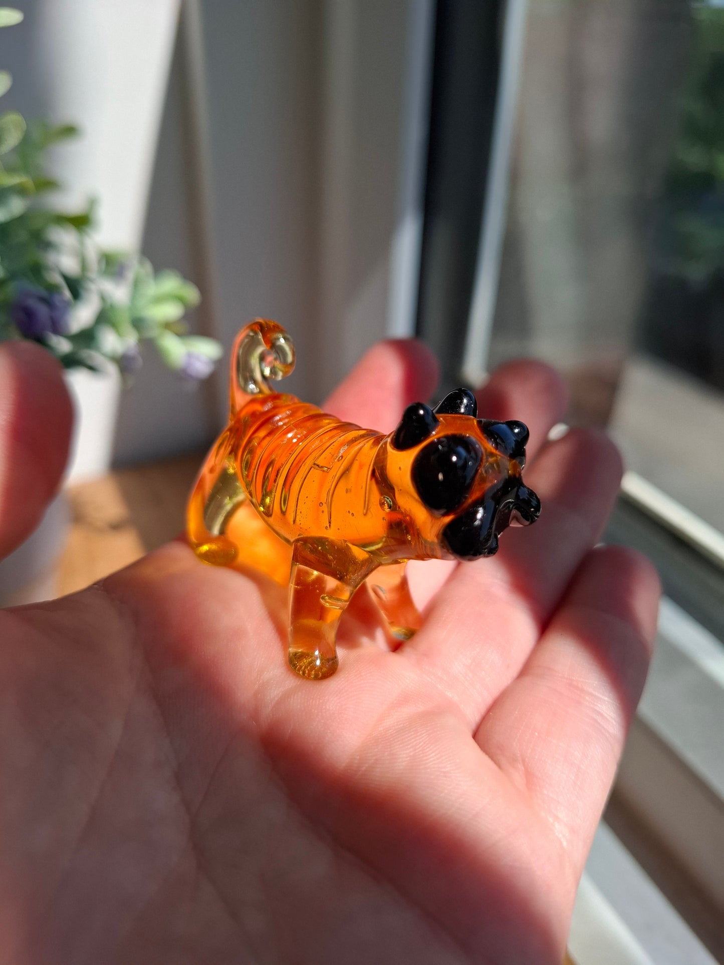 Glass Pug (CGB Giftware)