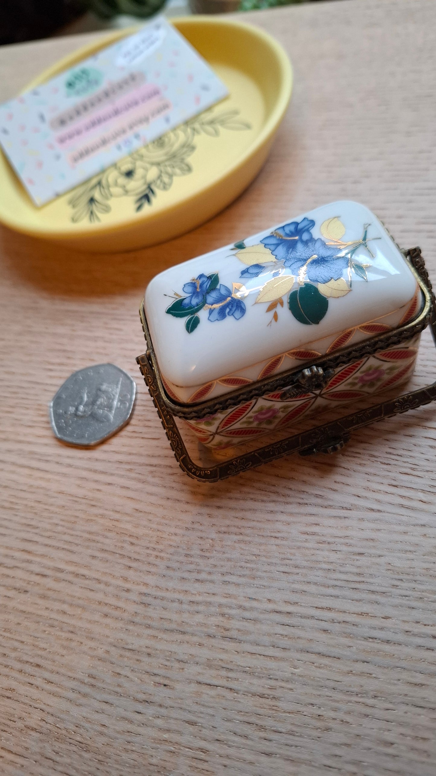 'Fanny Flaps' Upcycled Little Basket Trinket Pot