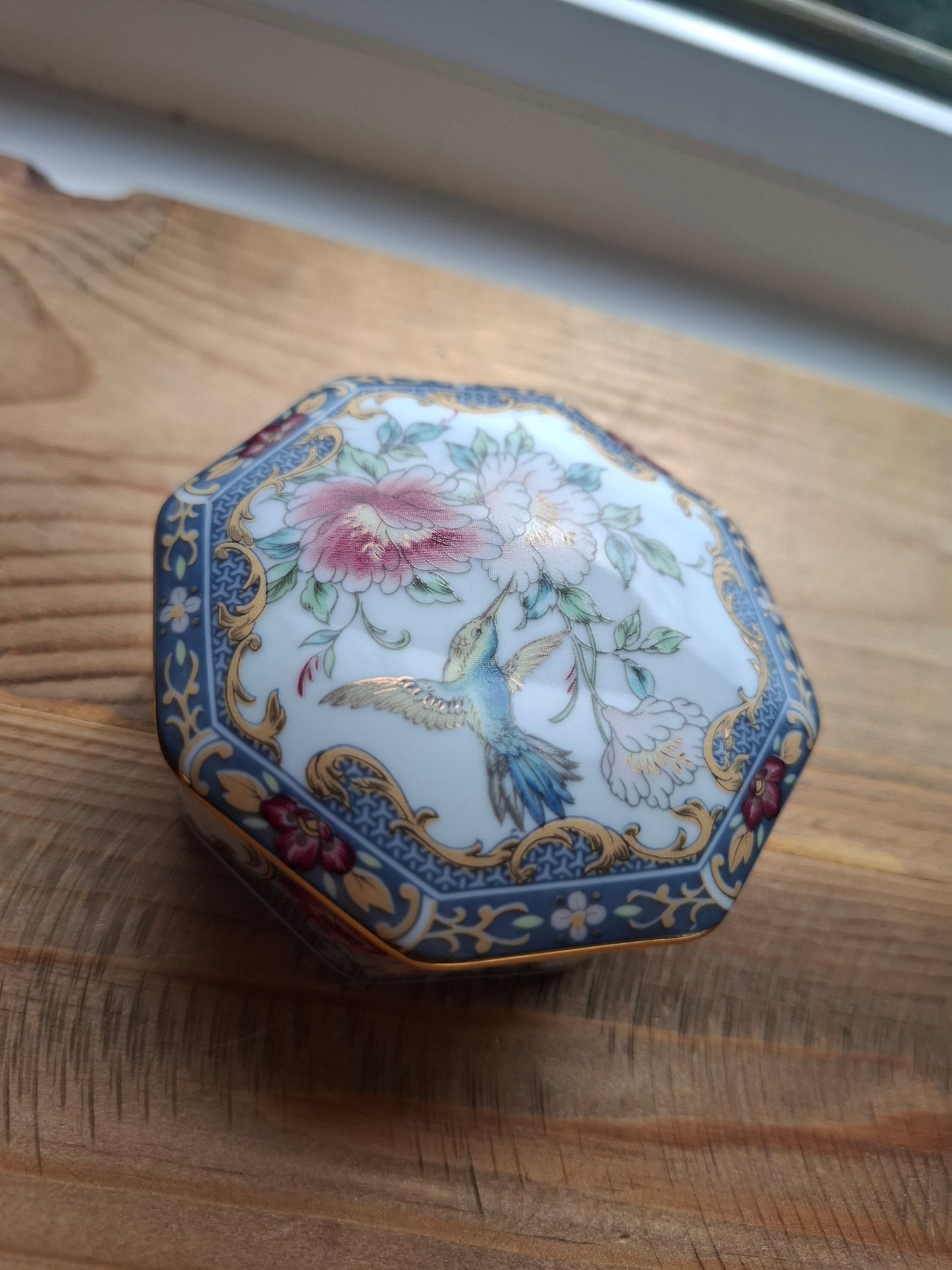 'Fanny Flaps' Upcycled Hummingbird Trinket Pot