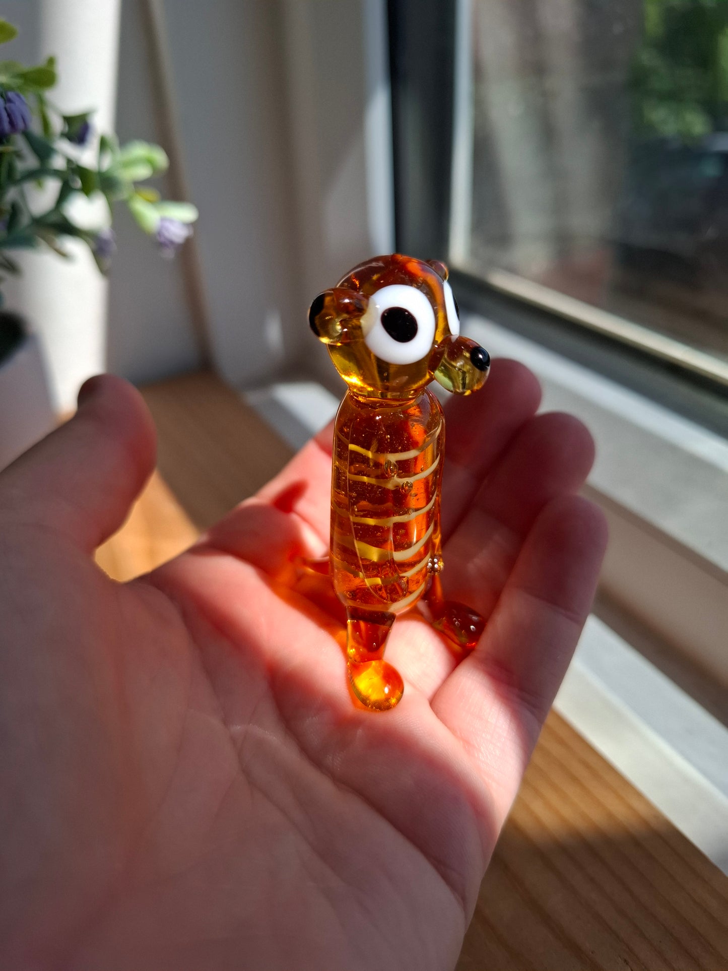 Glass Standing Goofy Meerkat (CGB Giftware)
