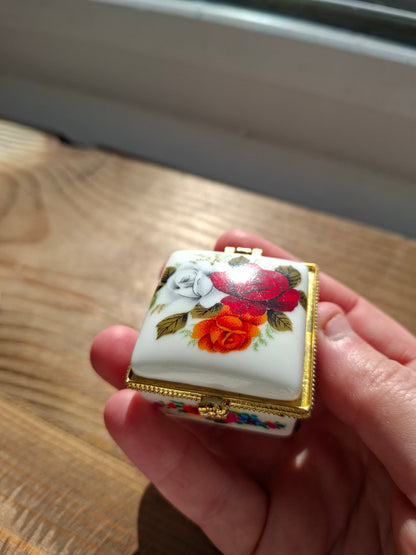 'Cunt' Upcycled Mini Trinket/Pill Pot Red and White Floral
