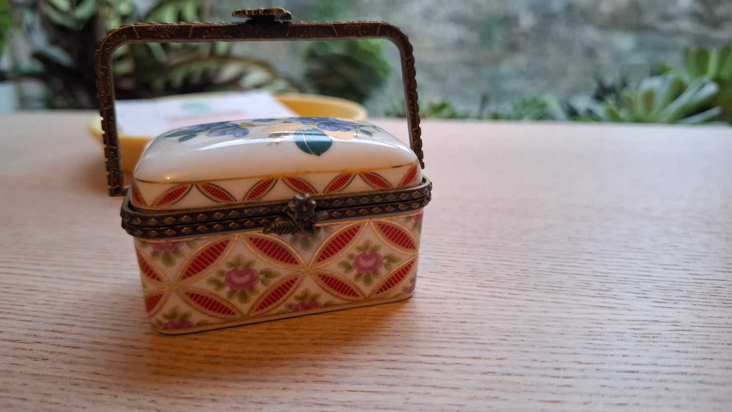 'Fanny Flaps' Upcycled Little Basket Trinket Pot