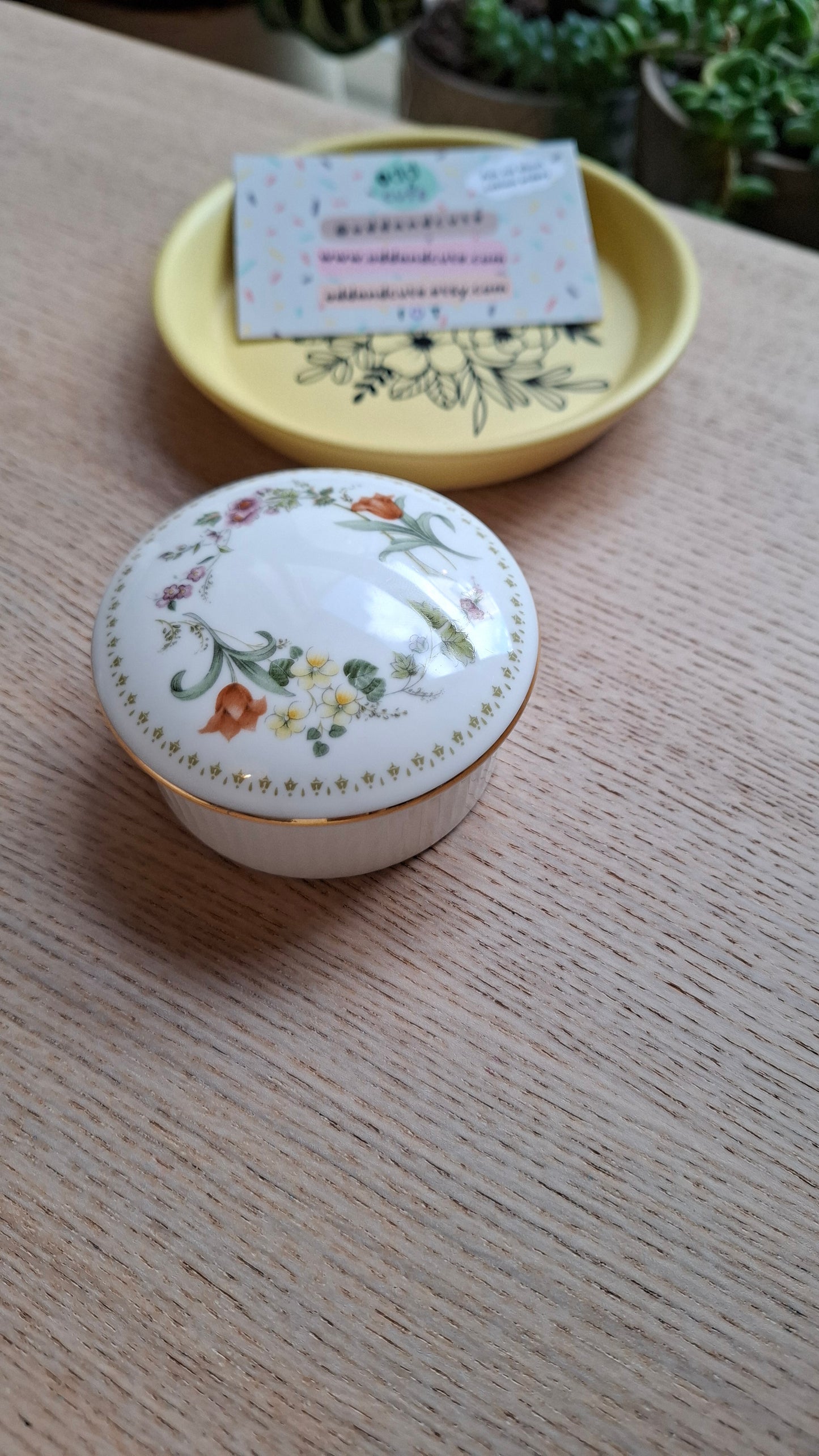 'Ya Div' Upcycled Round Floral Trinket Pot