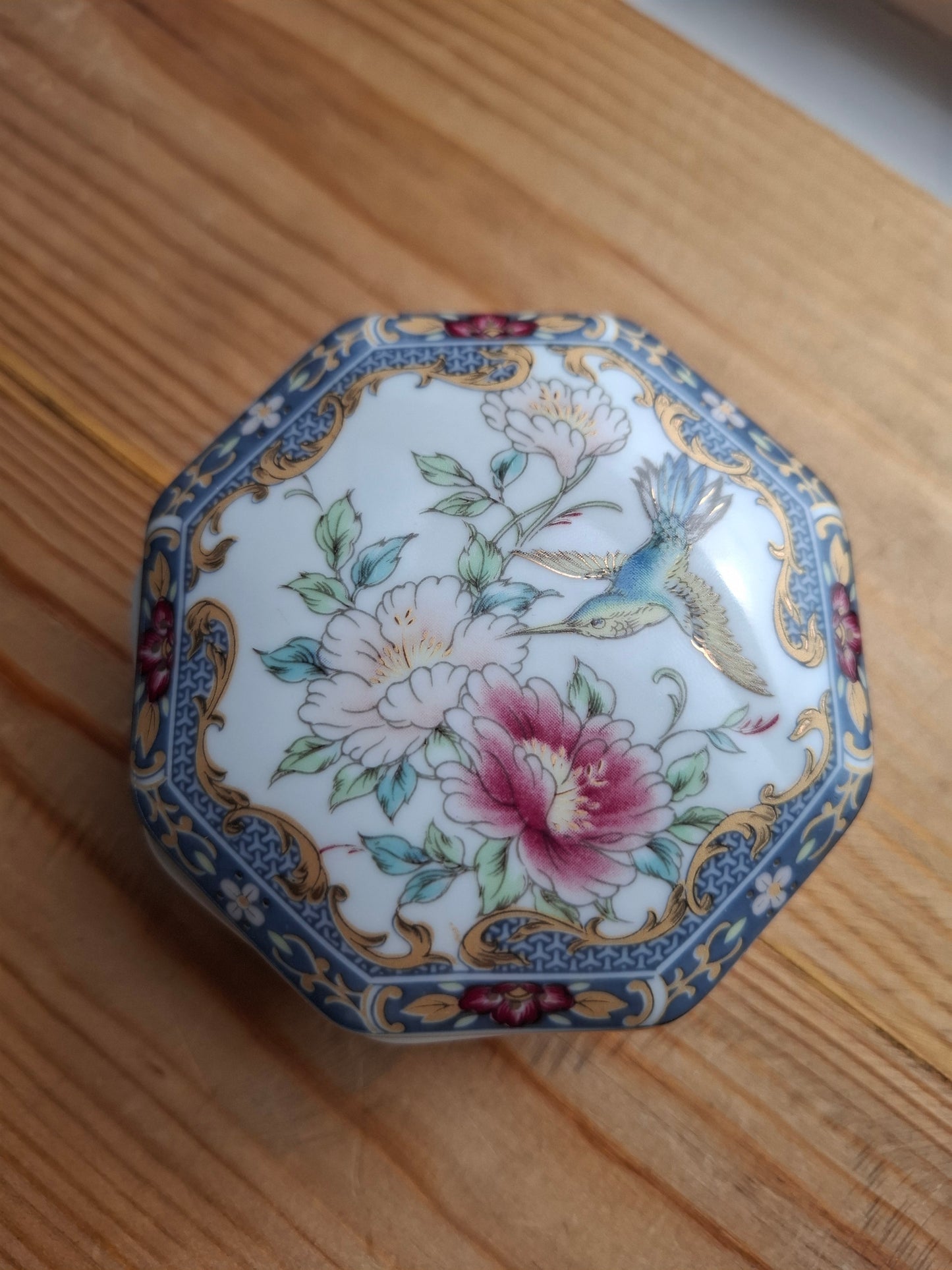 'Fanny Flaps' Upcycled Hummingbird Trinket Pot
